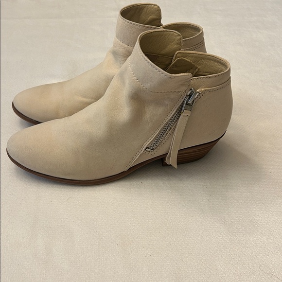 Sam Edelman Packer Leather Ankle Boots in a light Beige color. Size 5.5 - Picture 2 of 14